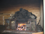 protopka-bani-po-chernomu-do-krasnyh-kamnej.png